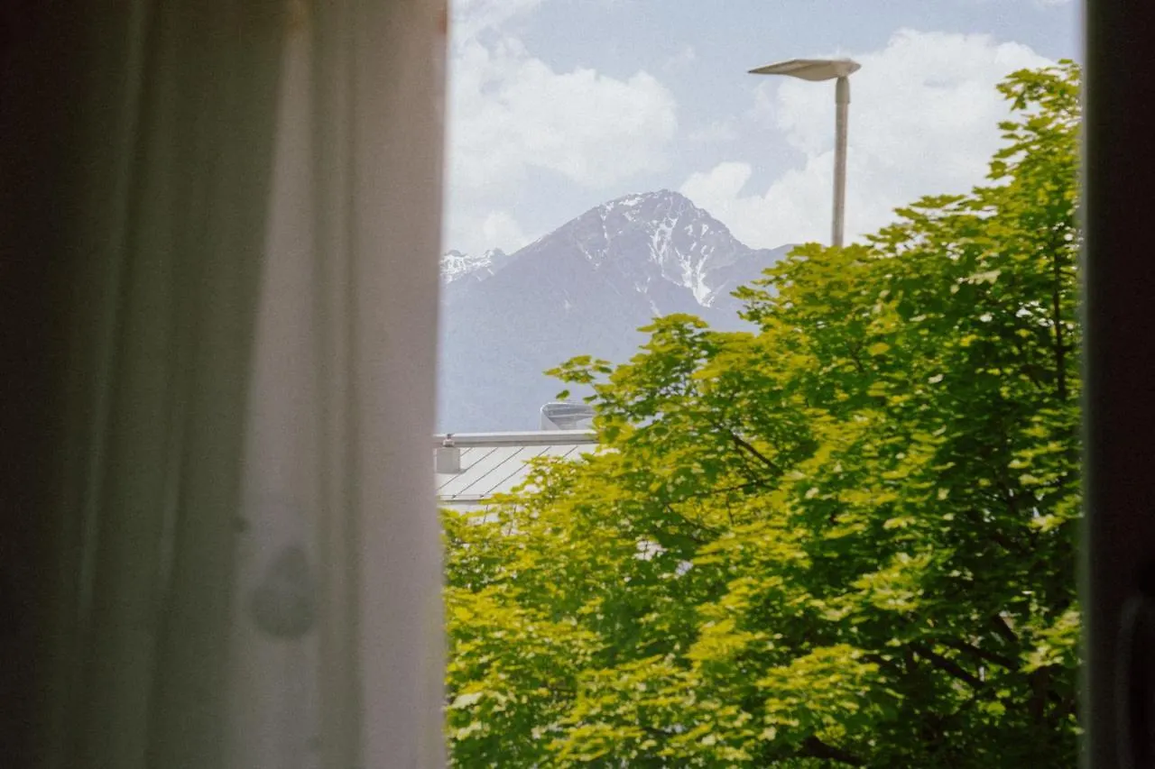 Innsbruck Studio By Mo 0*,  Áustria